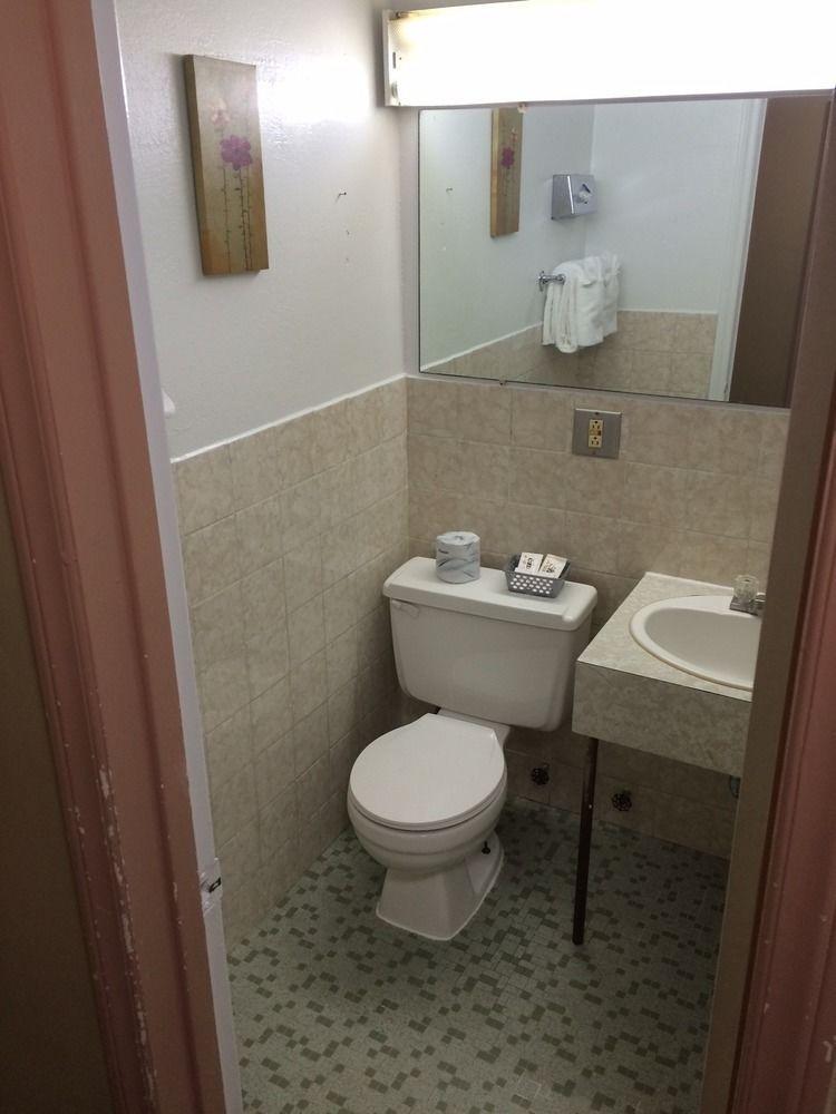 St. Regis Hotel ウィニペグ エクステリア 写真